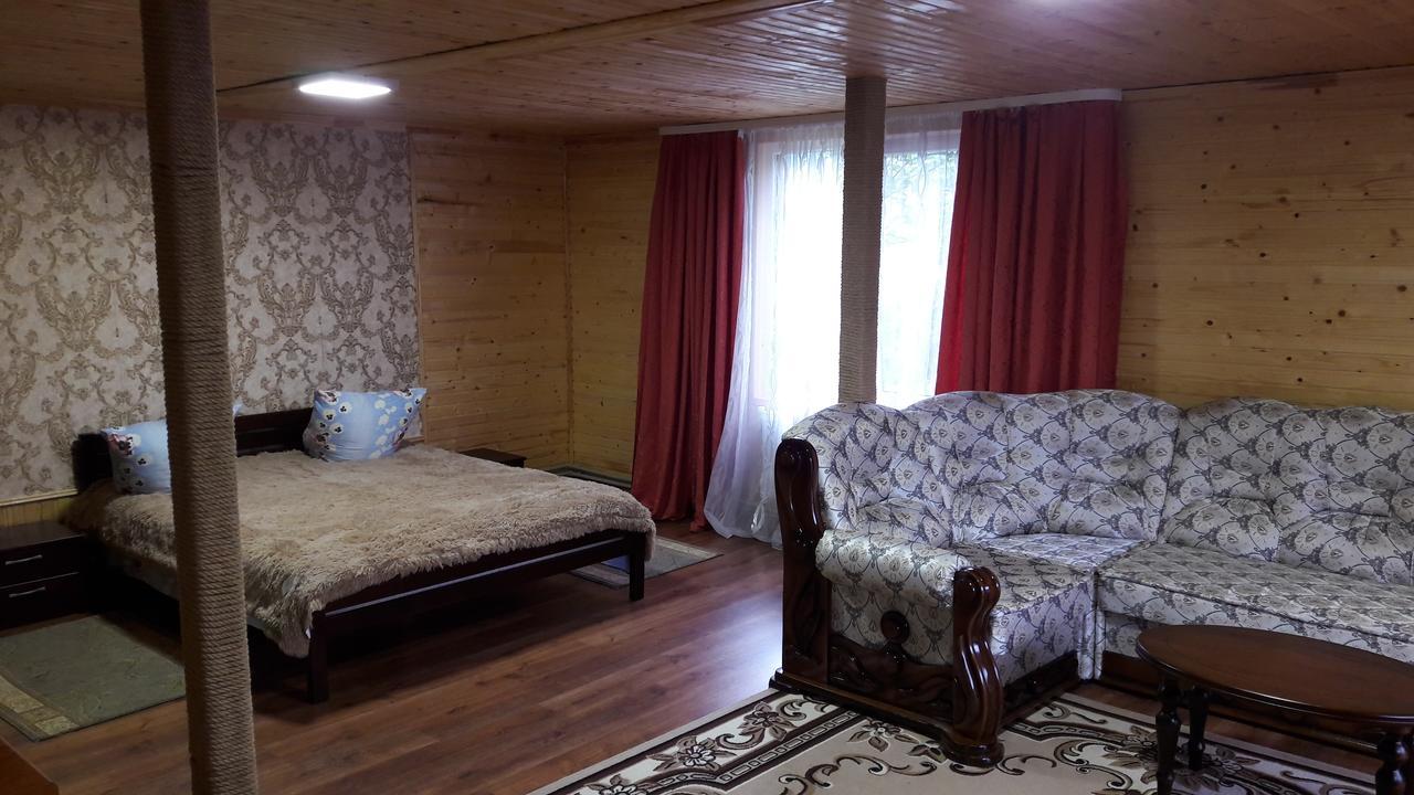 U Romana Yaremche Exterior photo